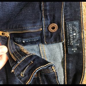 Lucky brand size 6/28 jeans! Sofia skinny
